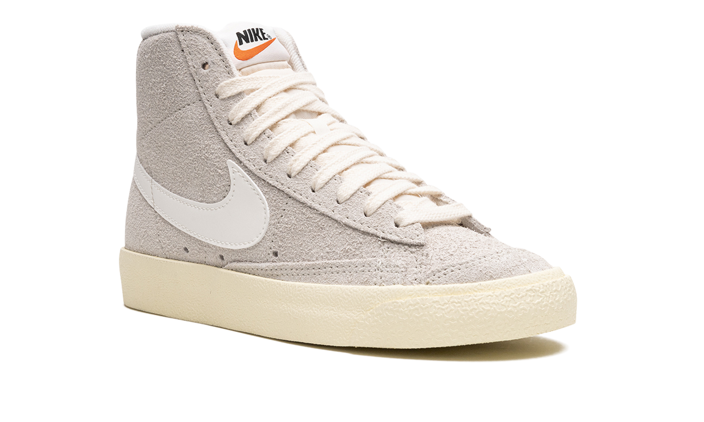 BLAZER MID 77 VINTAGE MNS WMNS"Light Bone Alabaster" DV7006 001