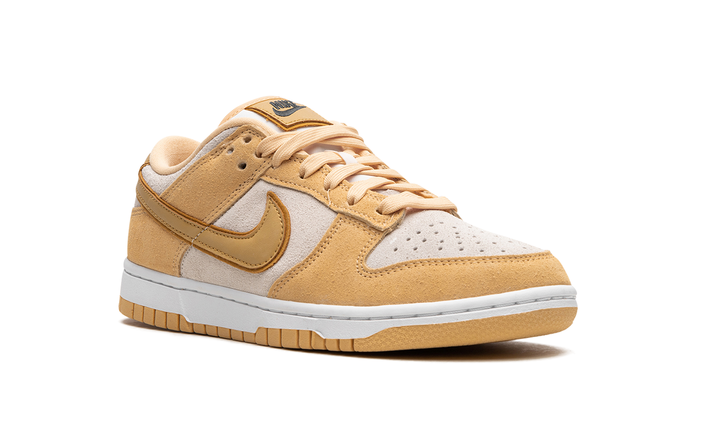 DUNK LOW WMNS"Celestial Gold Suede" DV7411 200
