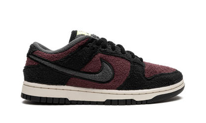 DUNK LO MNS WMNS"Fleece Pack Burgundy Crush" DQ7579 600
