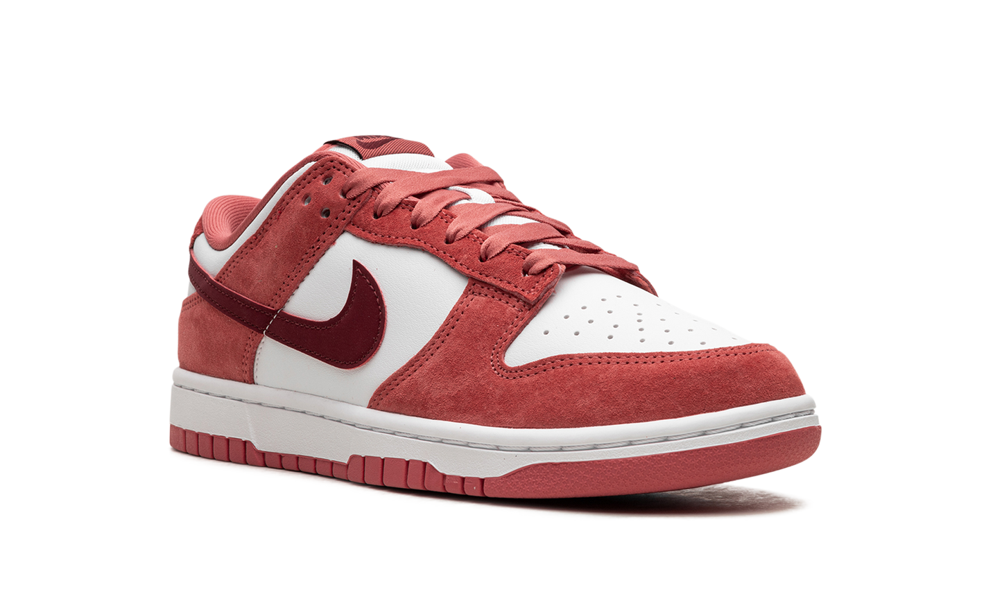 DUNK LOW WMNS"Valentine's Day" FQ7056 100