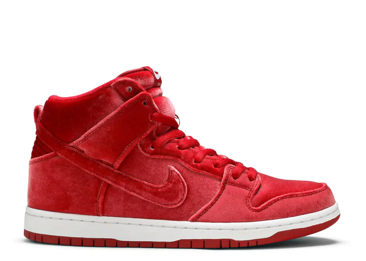 Dunk High Red Velvet