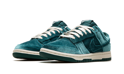 DUNK LO MNS WMNS"Green Velvet" DZ5224 300