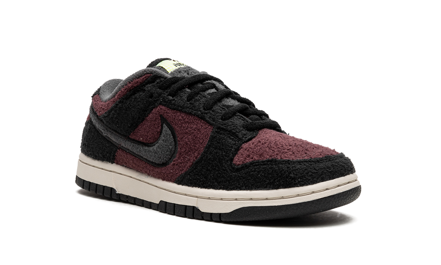 DUNK LO MNS WMNS"Fleece Pack Burgundy Crush" DQ7579 600