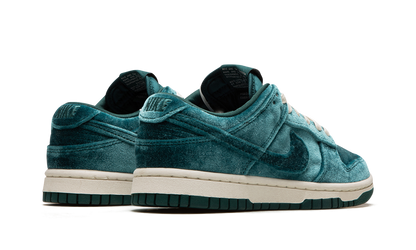 DUNK LO MNS WMNS"Green Velvet" DZ5224 300