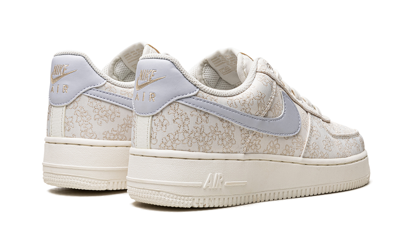AIR FORCE 1'07 SE JACQ WMNS"Flower Embroidery" DR6402 900