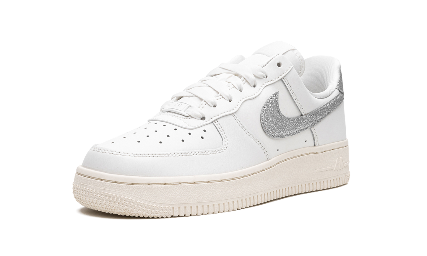 AIR FORCE 1'07 MNS WMNS"Summit White Sail White Metallic Silver" DQ7569 100