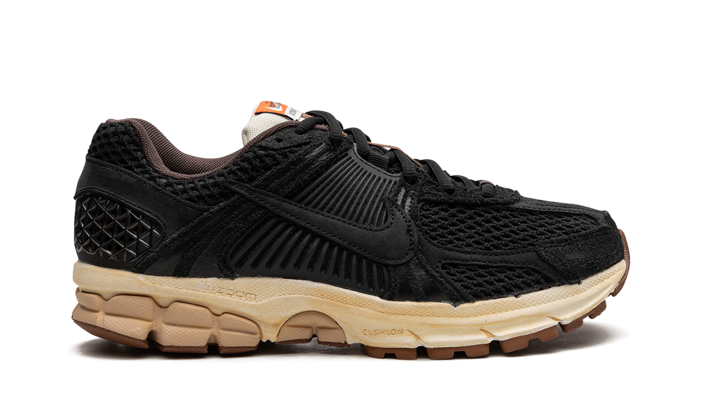 VOMERO 5 WMNS"Black/ Sesame" FD0533 010