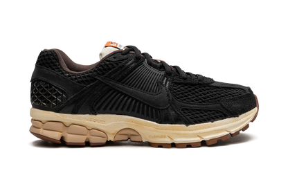 VOMERO 5 WMNS"Black/ Sesame" FD0533 010