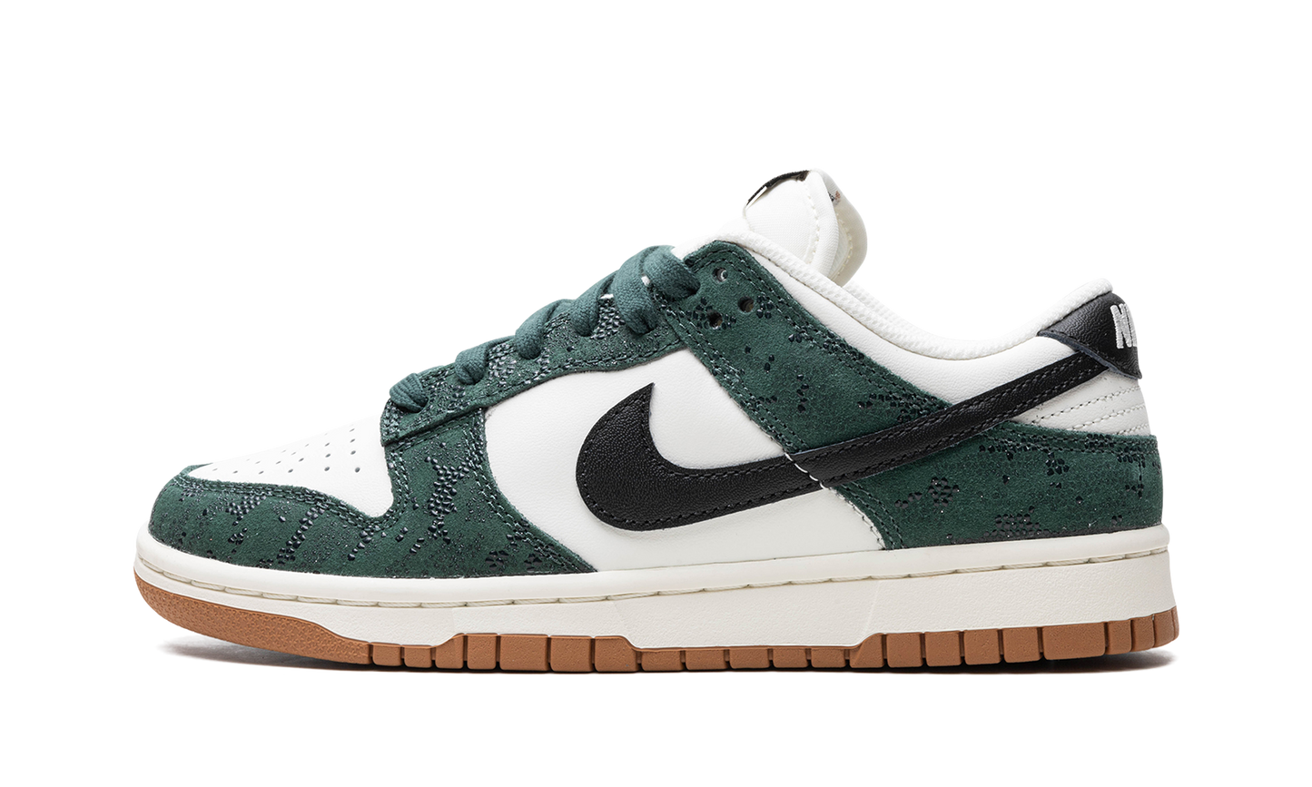 DUNK LOW WMNS"Green Snake" FQ8893 397