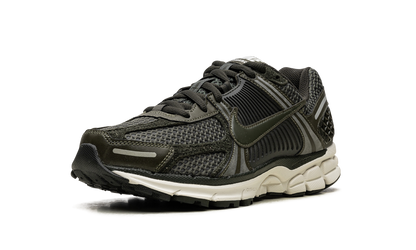 ZOOM VOMERO 5 WMNS"Sequoia" FQ8898 325