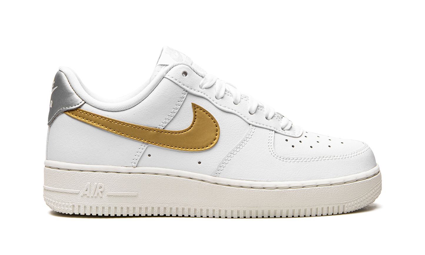 AIR FORCE 1 MNS WMNS"White/ Gold/ Silver" DD8959 106