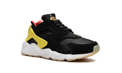 AIR HUARACHE WMNS"Go the Extra Smile" DO5873 001