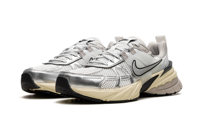 V2K RUN WMNS"Metallic Silver" FD0736 100