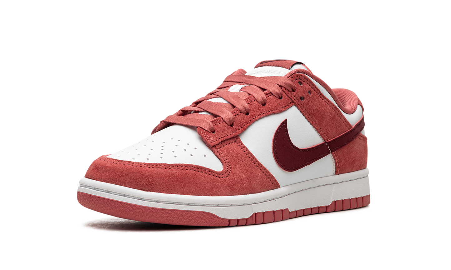 DUNK LOW WMNS"Valentine's Day" FQ7056 100