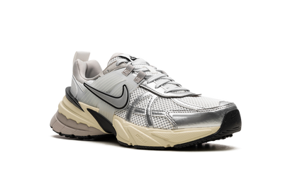 V2K RUN WMNS"Metallic Silver" FD0736 100