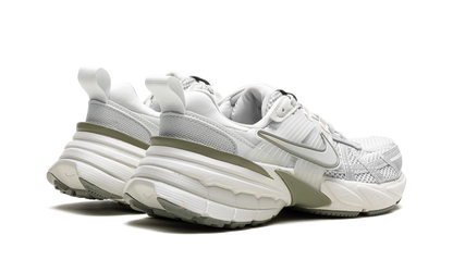 V2K Run WMNS"Photon Dust Light Silver" FD0736 006