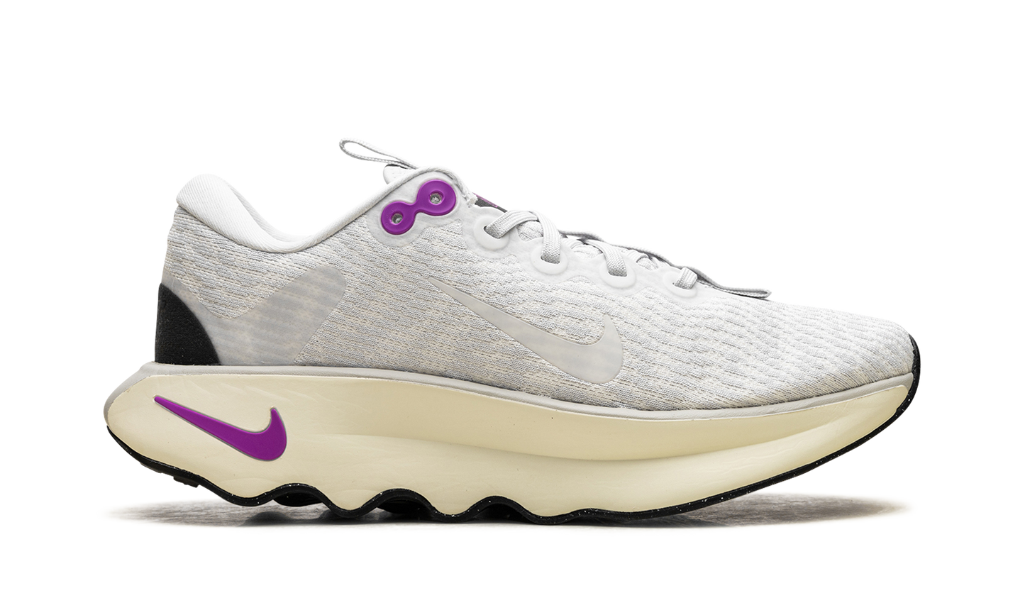 Motiva WMNS"Photon Dust Hyper Violet Coconut Milk" DV1238 009
