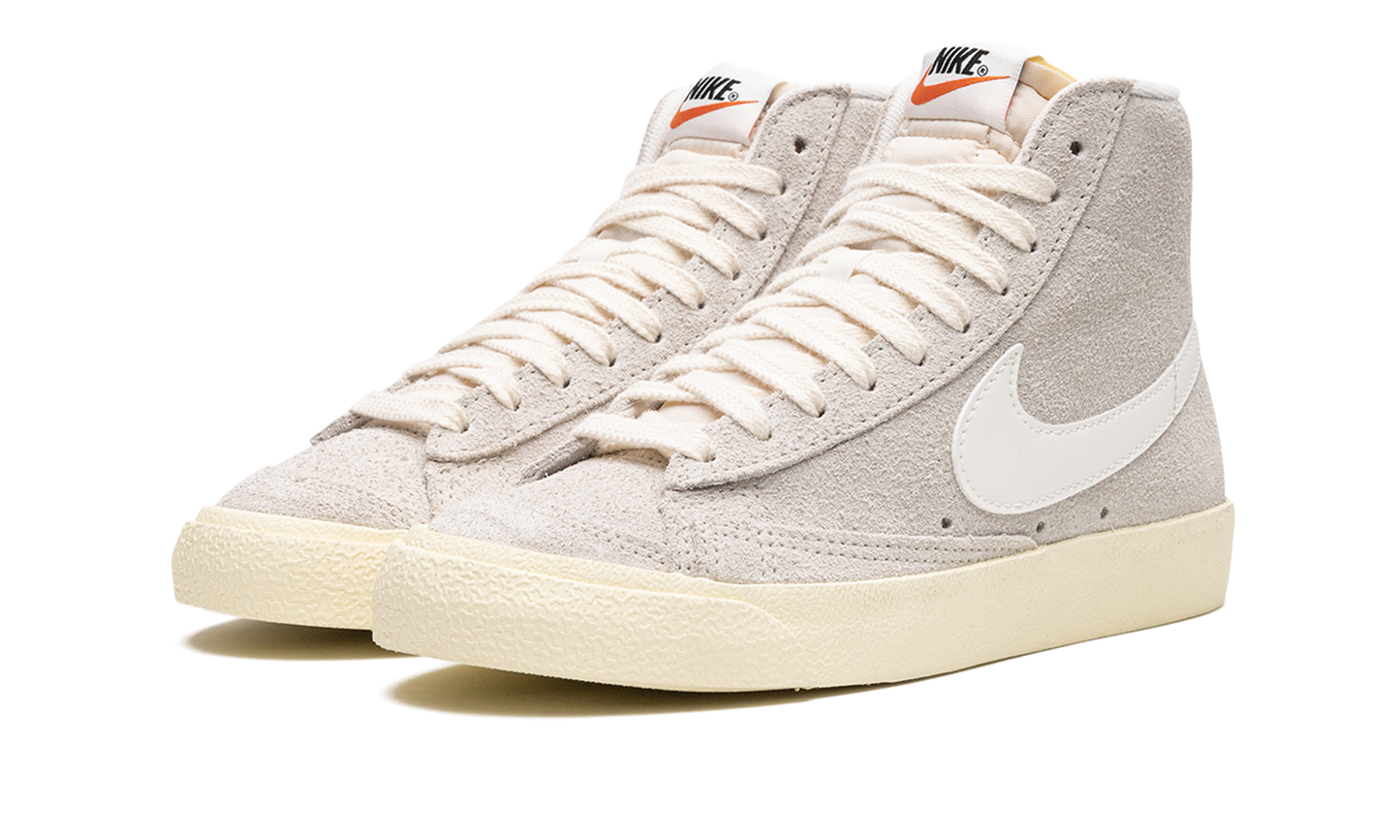 BLAZER MID 77 VINTAGE MNS WMNS"Light Bone Alabaster" DV7006 001