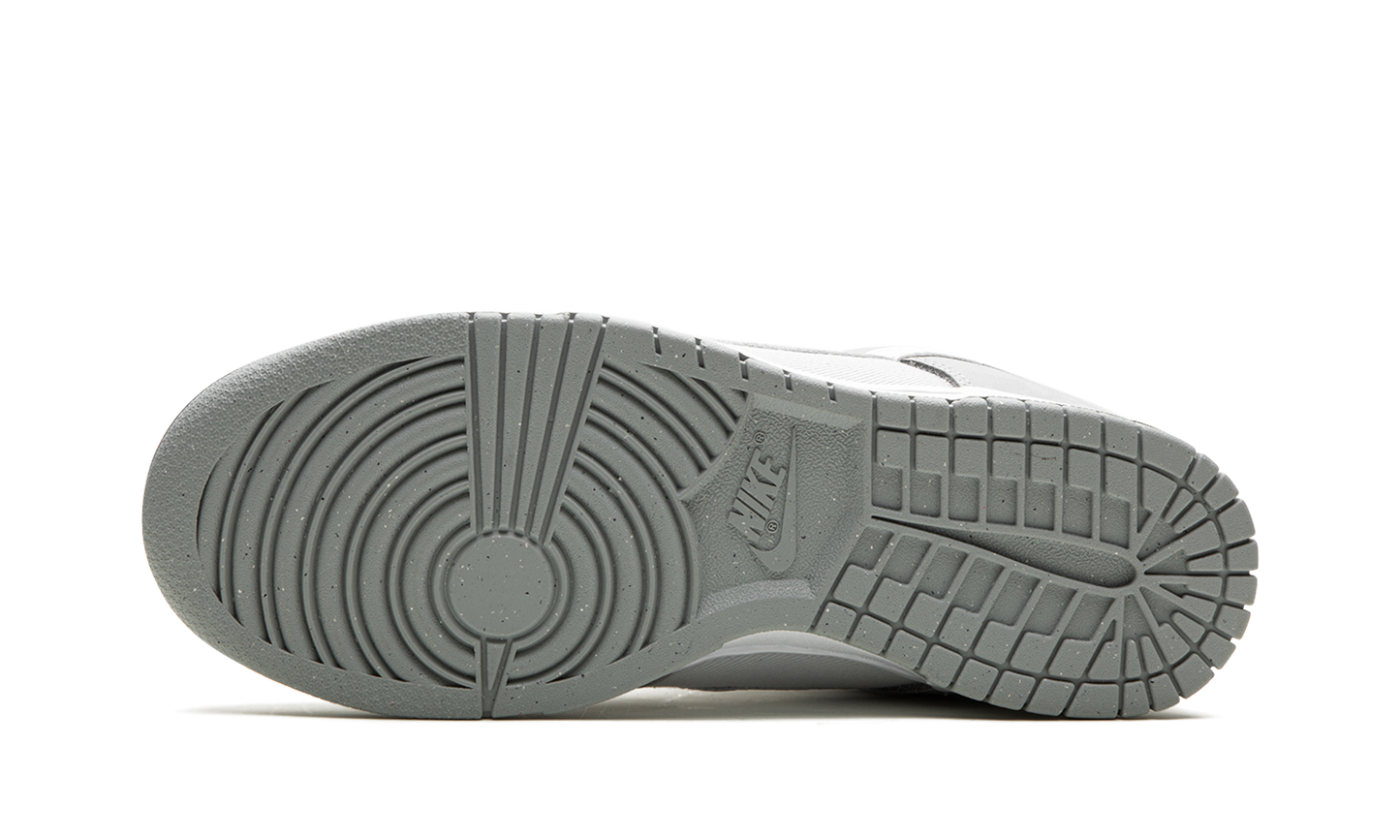DUNK LOW LX NBHD WMNS"Light Smoke Grey" FB7720 002