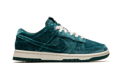 DUNK LO MNS WMNS"Green Velvet" DZ5224 300