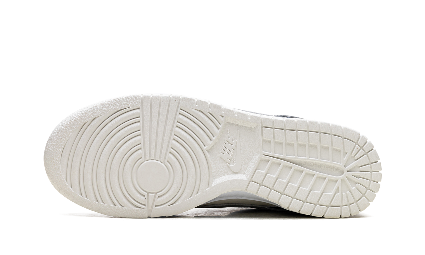 Dunk Low WMNS"Armoury Navy" HV2390 100