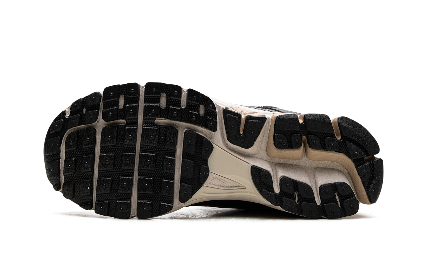 Zoom Vomero 5"Baroque Brown" FN6742 201