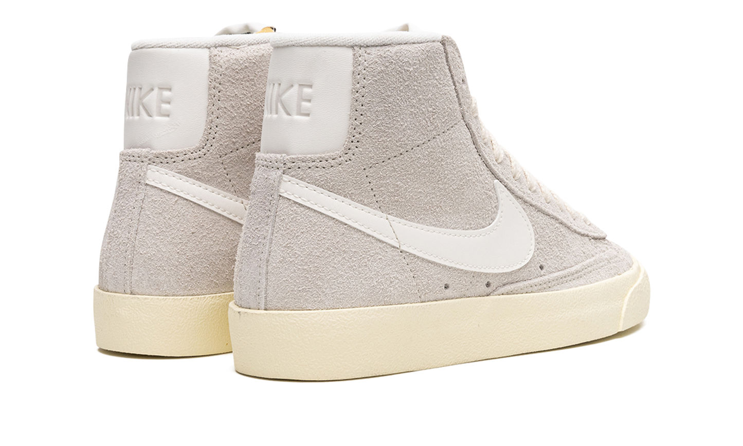 BLAZER MID 77 VINTAGE MNS WMNS"Light Bone Alabaster" DV7006 001