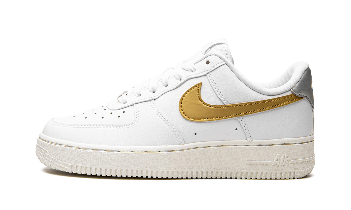 AIR FORCE 1 MNS WMNS"White/ Gold/ Silver" DD8959 106