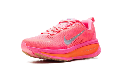 Vomero 18 WMNS"Digital Pink Hyper Orange" HM6804 602