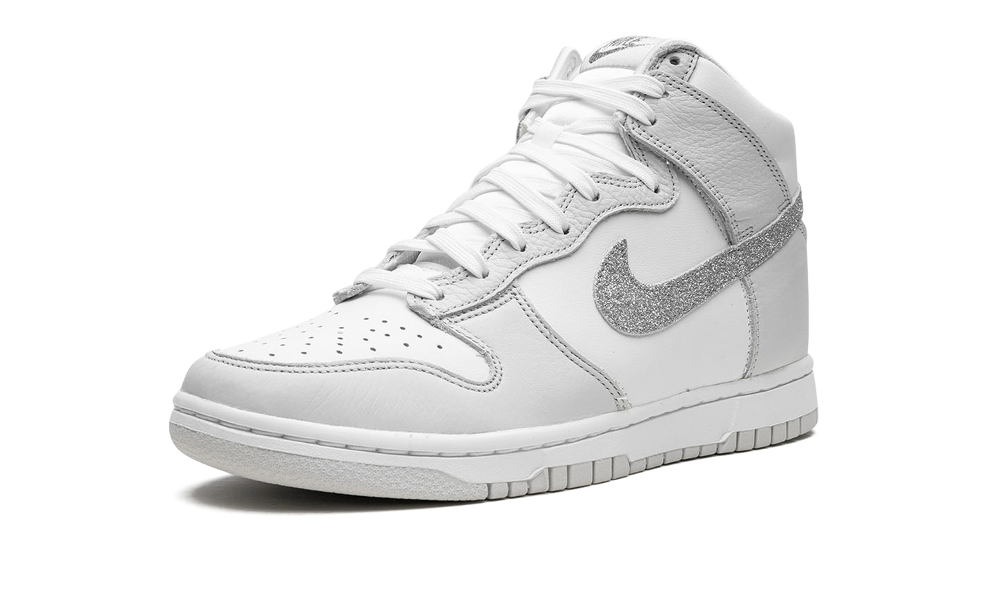 DUNK HIGH MNS WMNS"Silver Swoosh" FJ4578 100