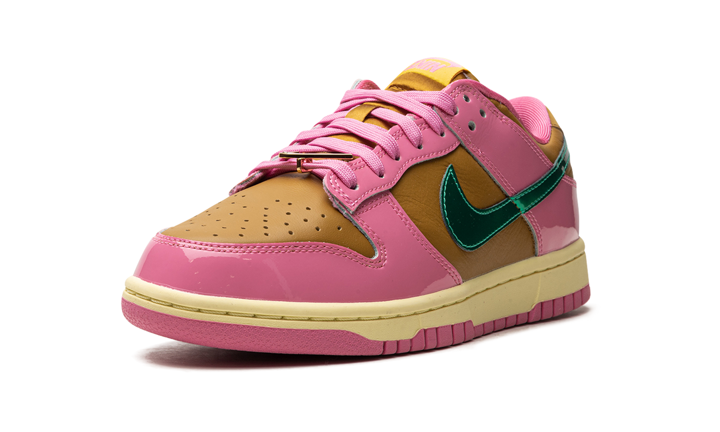 DUNK LOW WMNS"Parris Goebel" FN2721 600