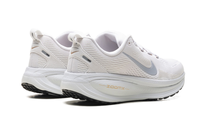 Vomero 18 WMNS"Vast Grey Summit White" HM6804 007