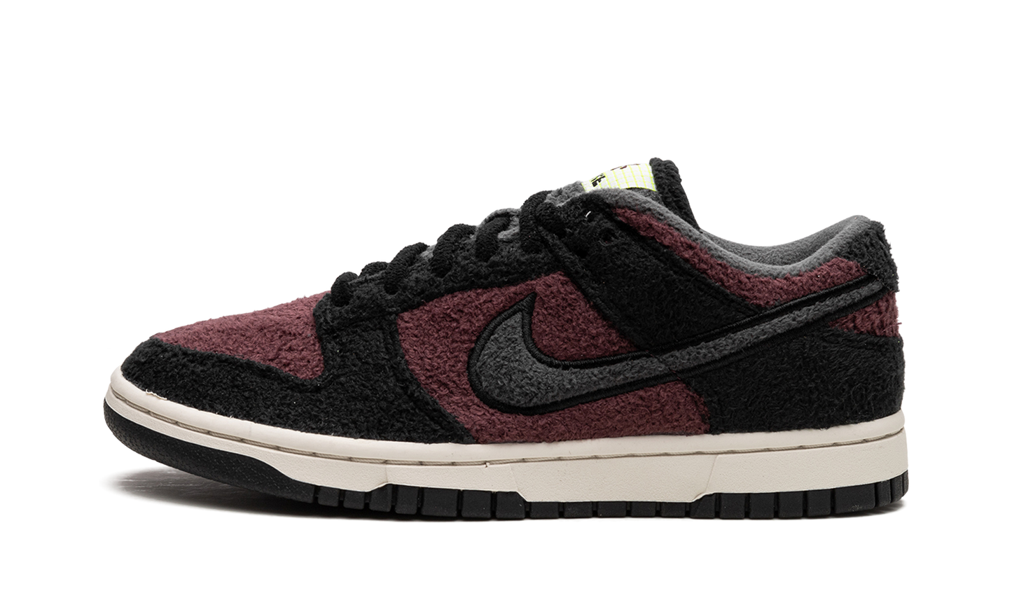 DUNK LO MNS WMNS"Fleece Pack Burgundy Crush" DQ7579 600