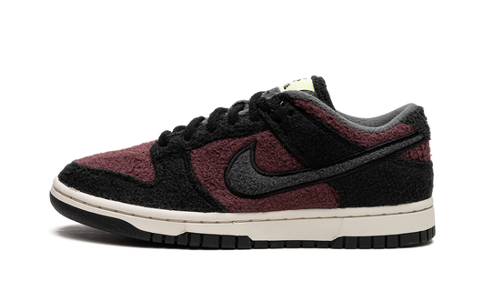 DUNK LO MNS WMNS"Fleece Pack Burgundy Crush" DQ7579 600