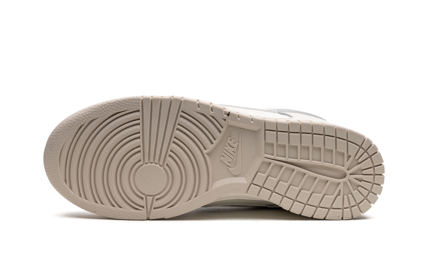 DUNK LO ESS TREND MNS WMNS"Sail/ Oxygen Purple" DX5930 100