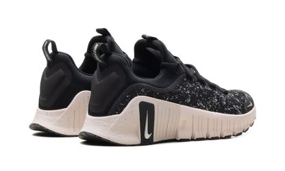 Free Metcon 6 SE WMNS"Black Silt Red" HV2017 001