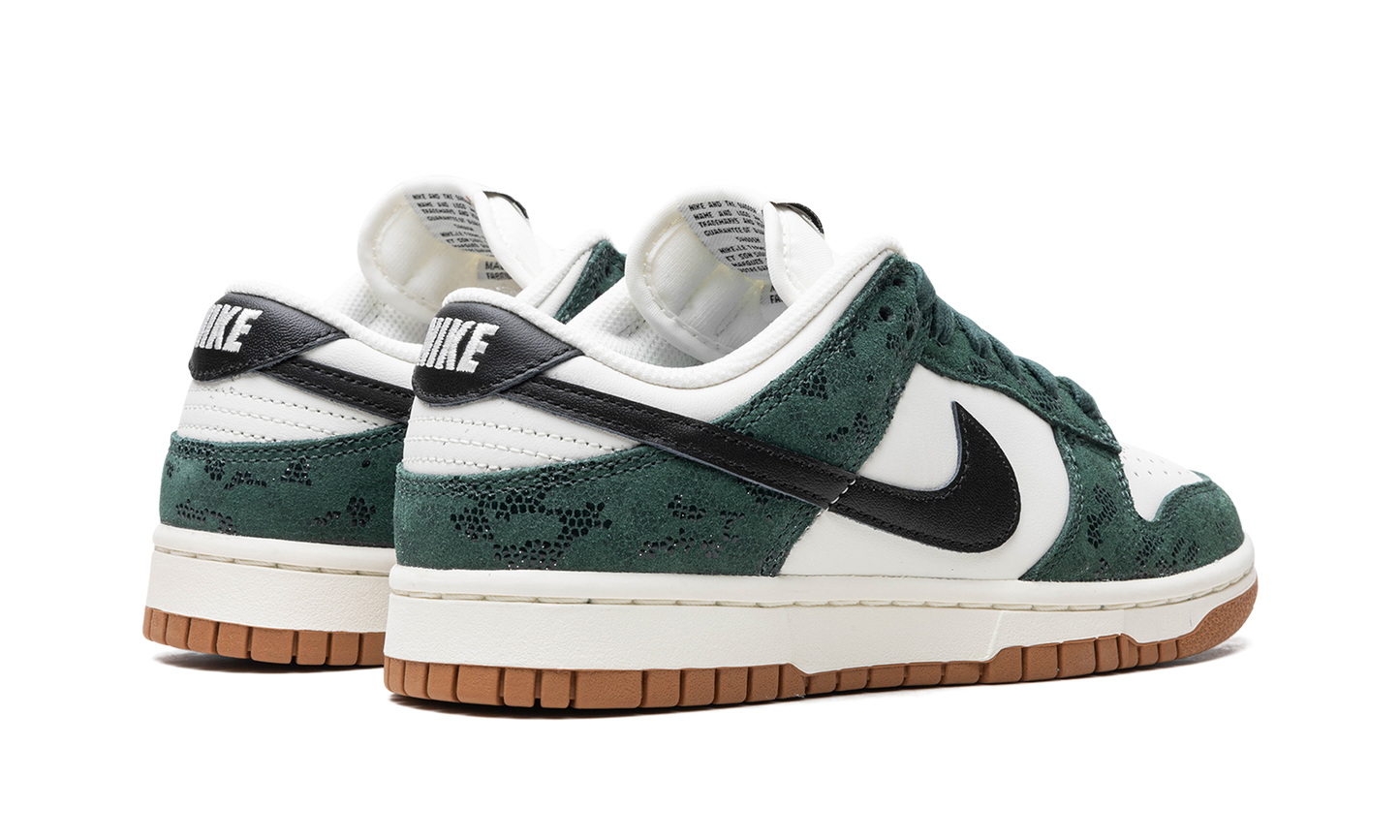 DUNK LOW WMNS"Green Snake" FQ8893 397