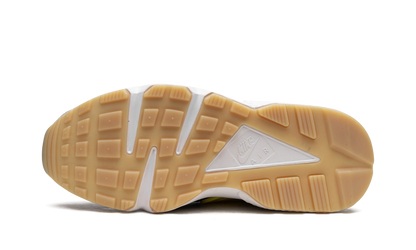 AIR HUARACHE WMNS"Go the Extra Smile" DO5873 001