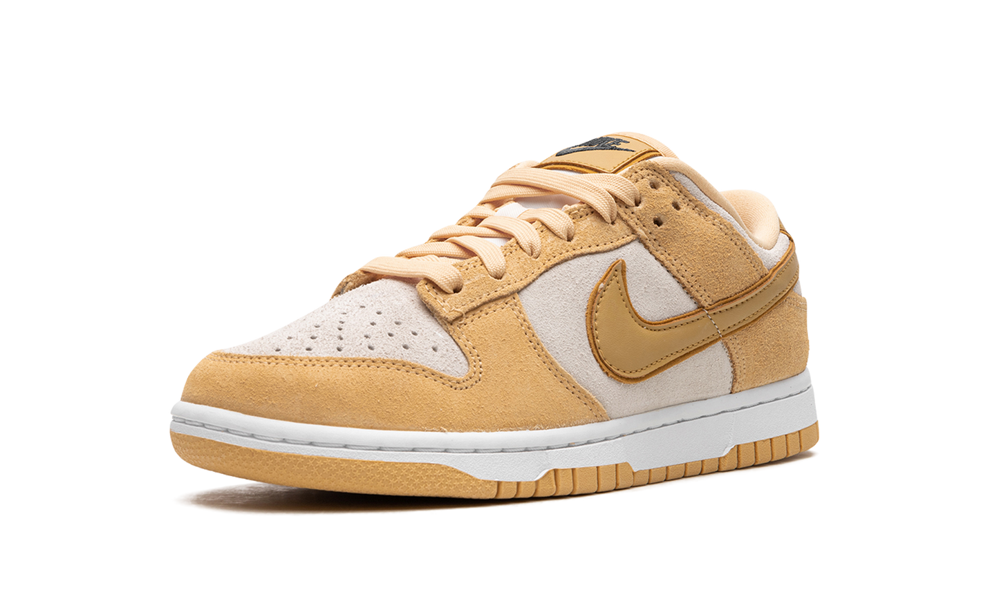 DUNK LOW WMNS"Celestial Gold Suede" DV7411 200