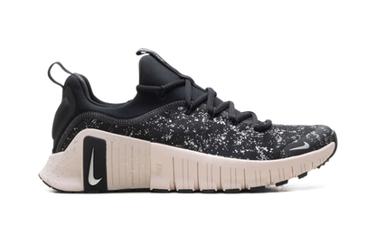Free Metcon 6 SE WMNS"Black Silt Red" HV2017 001