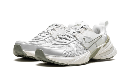 V2K Run WMNS"Photon Dust Light Silver" FD0736 006