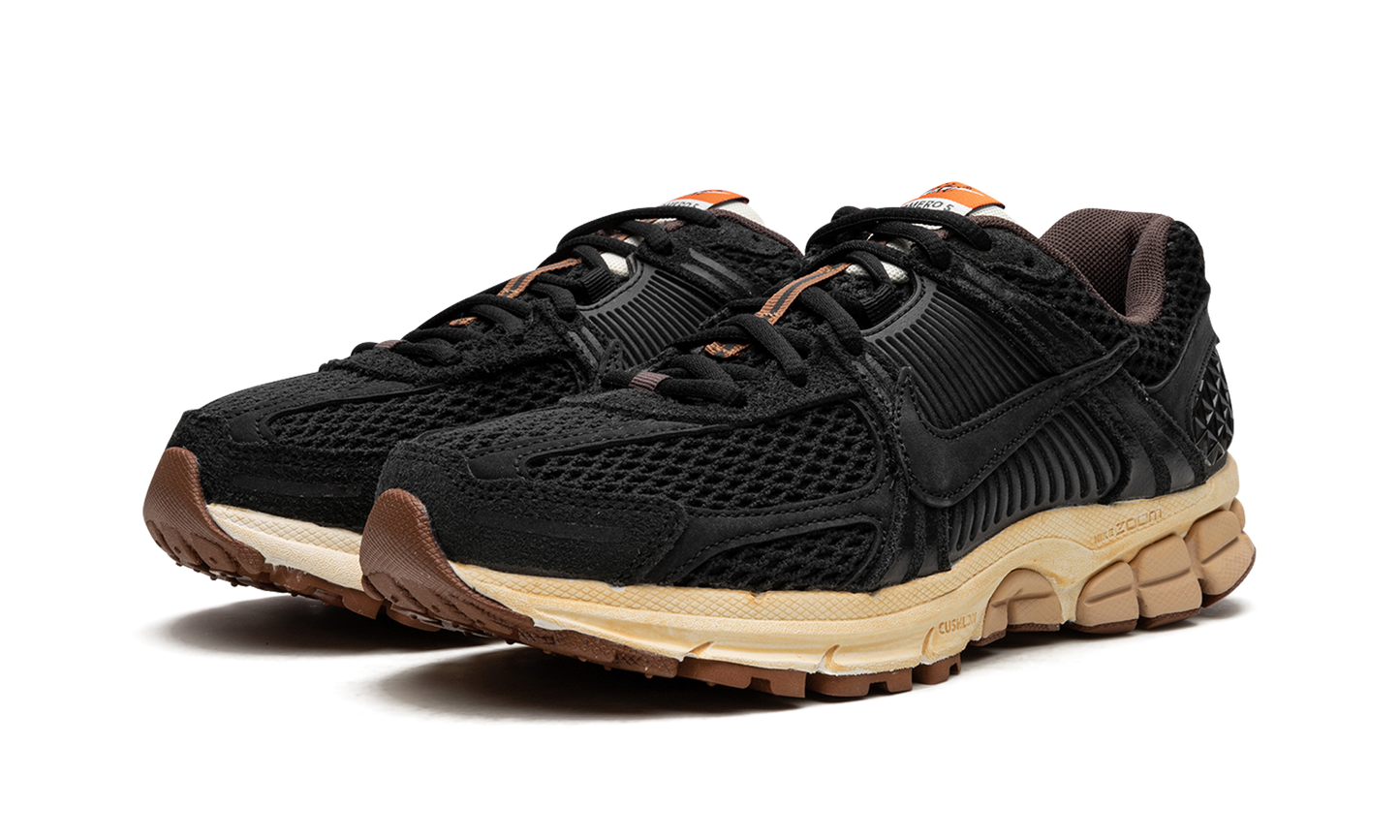 VOMERO 5 WMNS"Black/ Sesame" FD0533 010