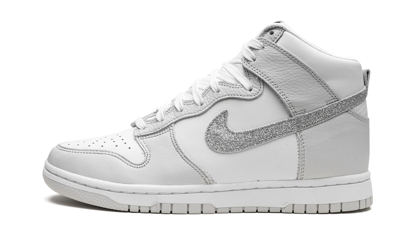 DUNK HIGH MNS WMNS"Silver Swoosh" FJ4578 100