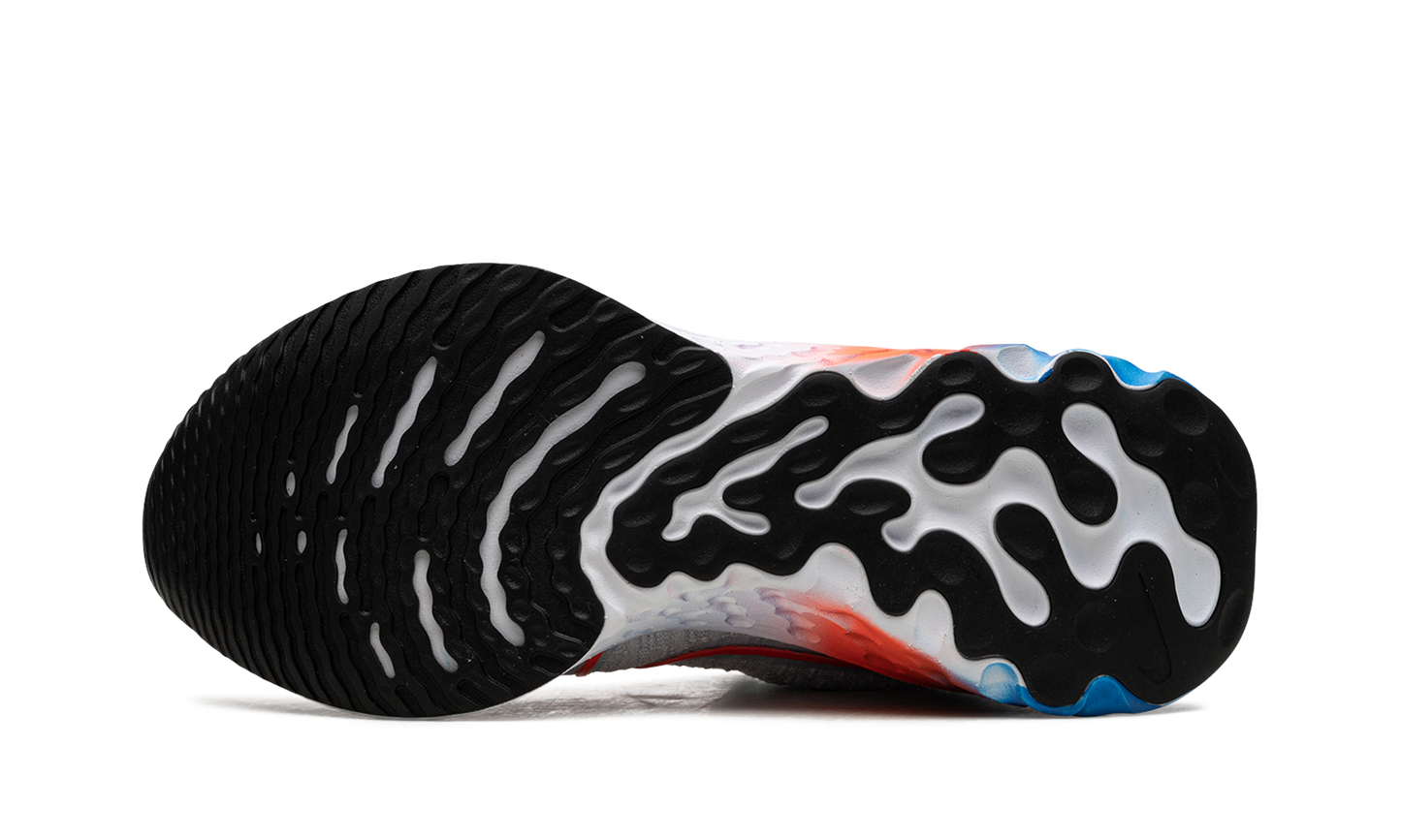 REACT INFINITY RUN FK 3 WMNS"Grey Bright Crimson" DV2178 001