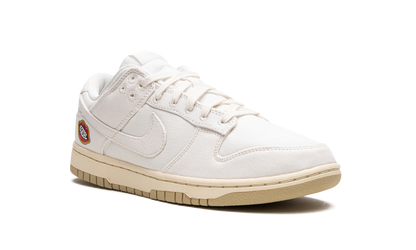 DUNK LO MNS WMNS"The Future is Equal" FD0868 133