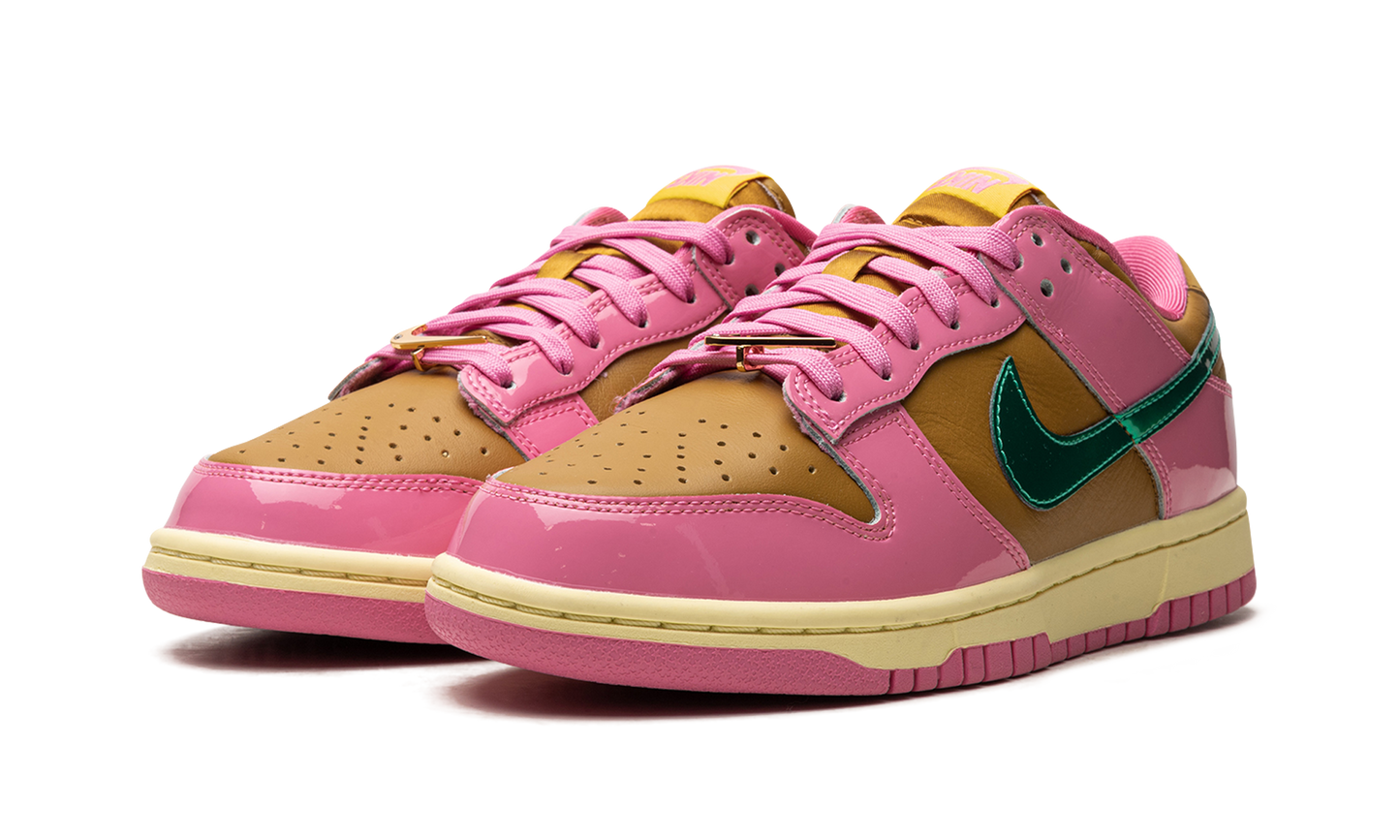 DUNK LOW WMNS"Parris Goebel" FN2721 600