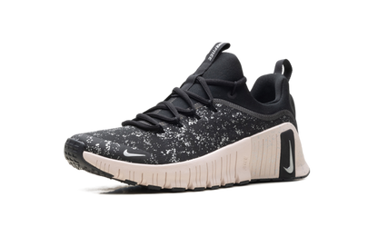 Free Metcon 6 SE WMNS"Black Silt Red" HV2017 001