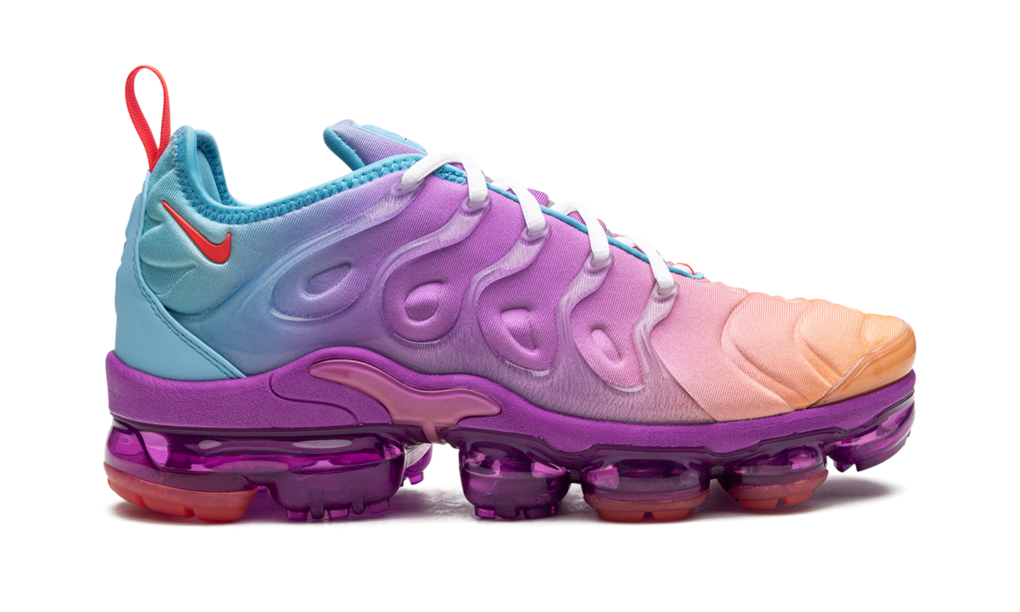 AIR VAPORMAX PLUS WMNS"Multigradient" FD0823 500