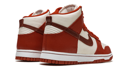 DUNK HIGH LXX MNS WMNS"Cinnabar" DX0346 600