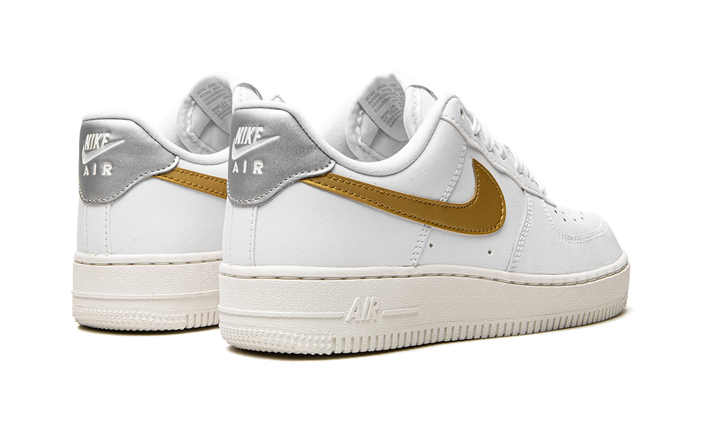 AIR FORCE 1 MNS WMNS"White/ Gold/ Silver" DD8959 106